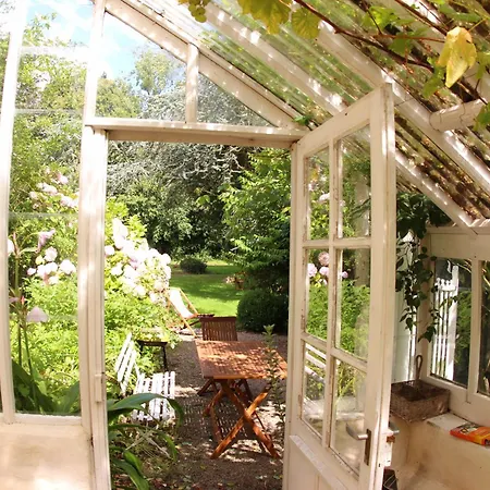 Chateau De Bed and Breakfast 3*