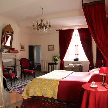 Chateau De לינה וארוחת בוקר