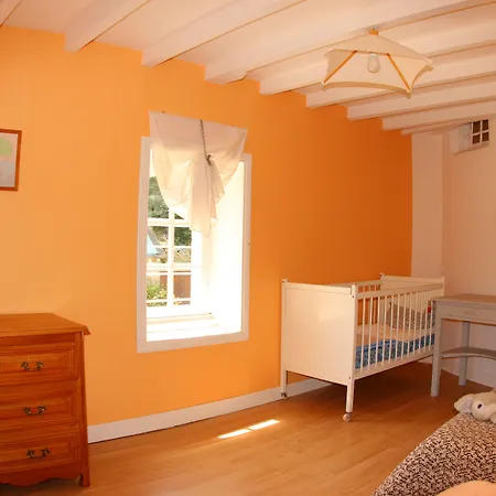 לינה וארוחת בוקר Chateau De