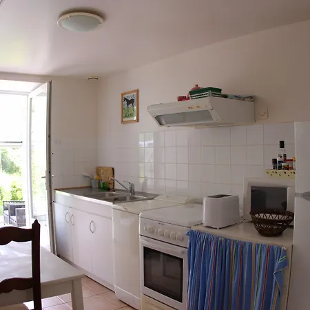 Chateau De Bed & Breakfast Flottemanville