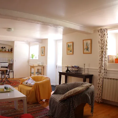 לינה וארוחת בוקר Chateau De Flottemanville