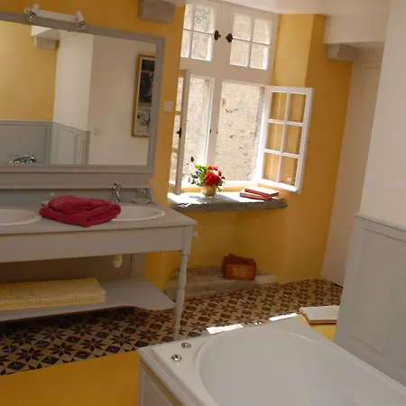 Chateau De Bed and Breakfast Flottemanville