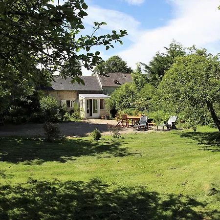 Chateau De Bed and Breakfast Flottemanville