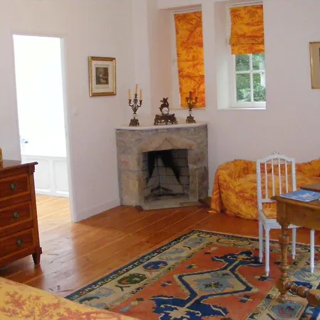 Chateau De Bed & Breakfast Flottemanville
