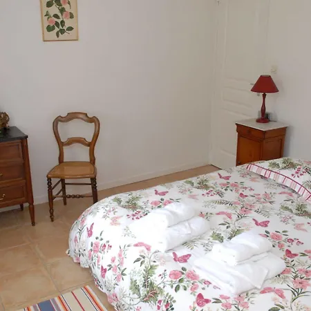 Chateau De Bed and Breakfast Flottemanville
