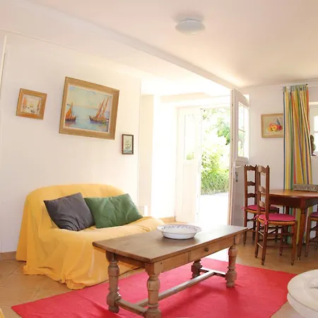 Chateau De Bed & Breakfast 3*