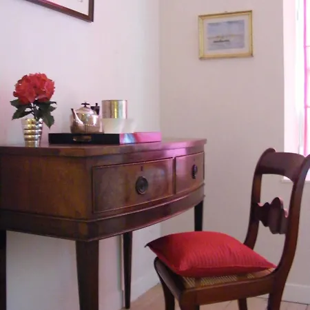 Chateau De Bed & Breakfast