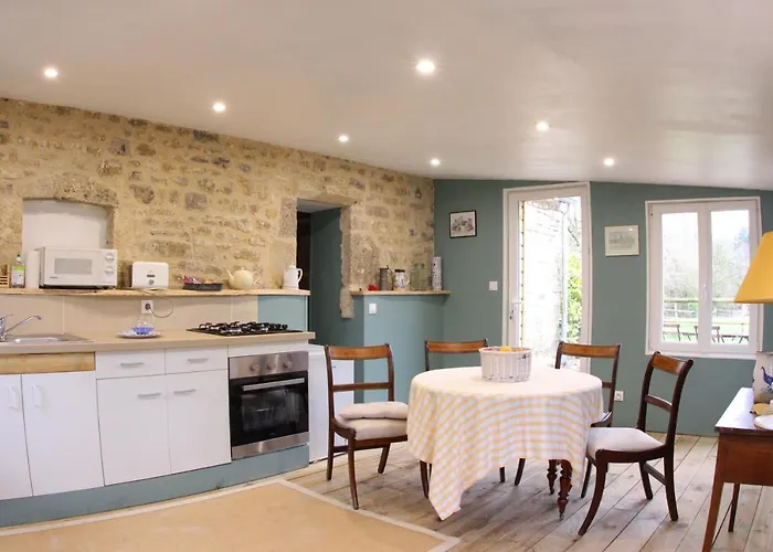 Chateau De Bed & Breakfast Flottemanville