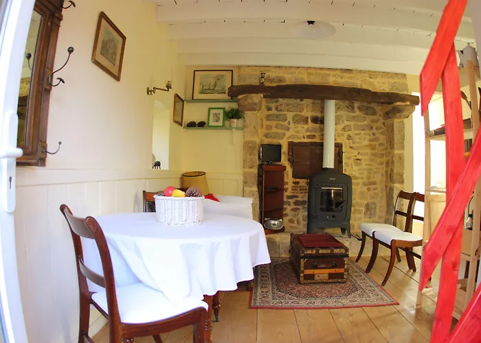 Chateau De Bed & Breakfast Flottemanville