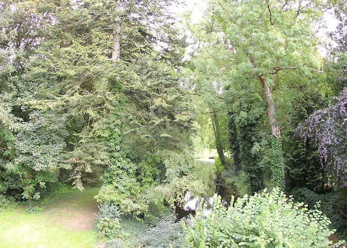 Chateau De Bed and Breakfast 3*