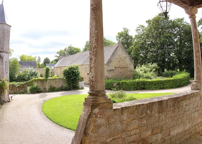 Chateau De Bed and Breakfast Flottemanville