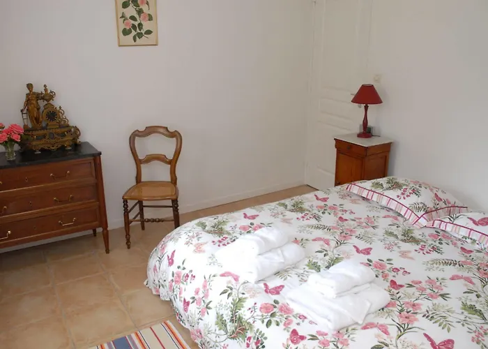 Chateau De Bed and Breakfast Flottemanville